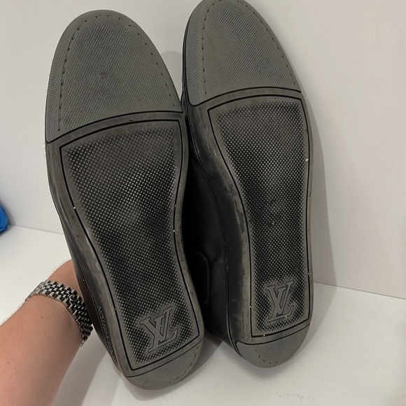100% authentic mens black leather Louis Vuitton sneakers - Picture 5 of 5